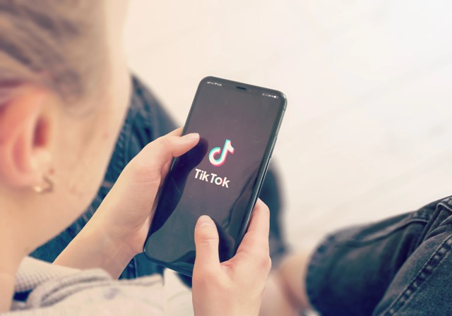 Foto notícia Do Rádio ao Tiktok: músicas de rock que ganharam uma nova vida nas redes sociais