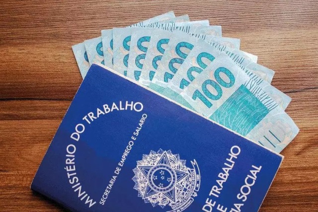 Foto da Notícia Governo eleva estimativa de salário mínimo para R$ 1.509 em 2025