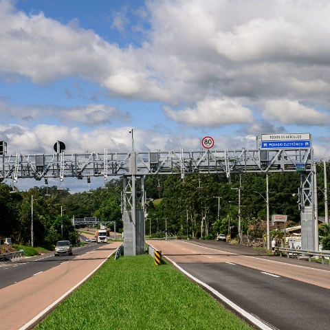 Foto da Notícia CSG amplia meios para pagamento do pedágio eletrônico free flow